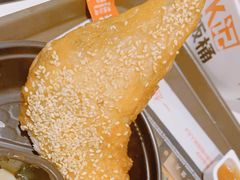 芝麻满满脆皮大鸡腿饭-肯德基(星河店)