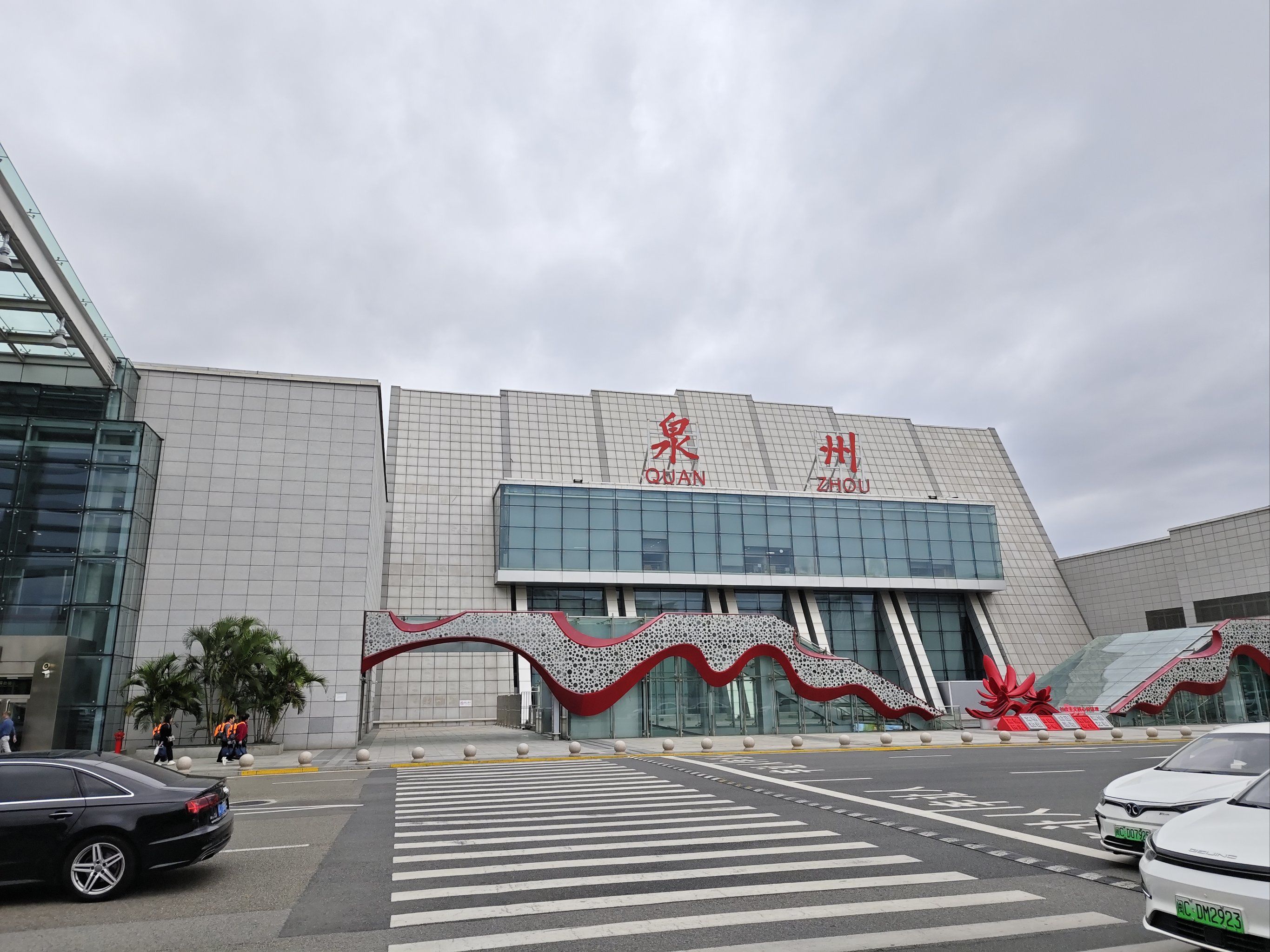 泉州晋江机场虽然不大,但是很亮堂整洁,不大的好处还有就是下飞机后不