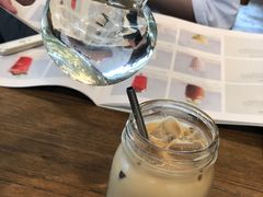 -ROAST coffee & eatery