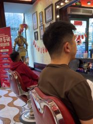 -东方先生国潮男士理发馆