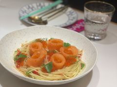 烟熏三文鱼青木瓜沙拉-KEAAMI 摩登泰 by TIAGO(颐堤港店)