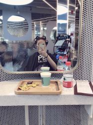 -PE SALON 