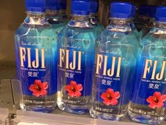 斐泉天然矿泉水-瑞幸咖啡(西铁营万达广场店)