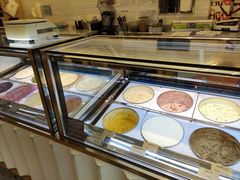 面包甜点陈列柜-哈根达斯(武汉天地店)