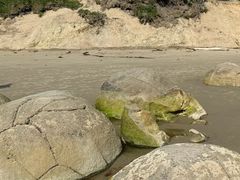 -摩拉基大圆石