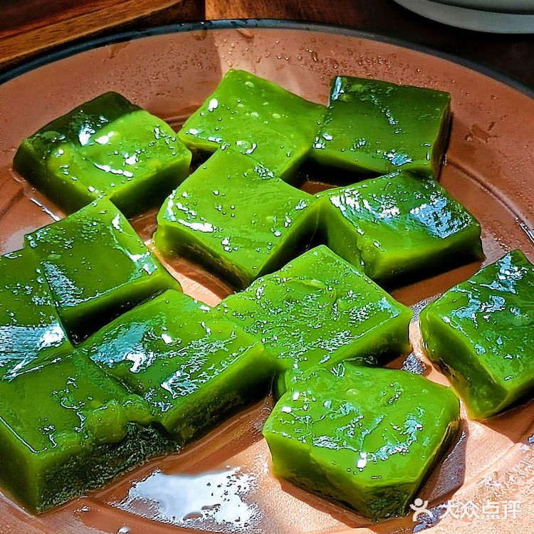 藏在珠城CBD的“娟珊生牛乳”养生糖水铺‼️
