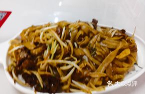 Stir-Fried Beef Rice Noodles