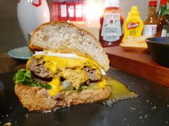 -HIGH FIVE哈福手工汉堡(桂林路店)