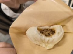 -瑞虹新天地月亮湾