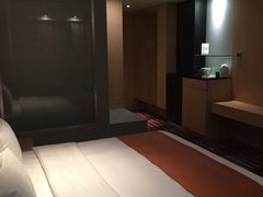 -上海虹桥西郊假日酒店