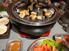 -围炉肉舍•炭烤活鳗•丹东海鲜烤肉(步行街店)