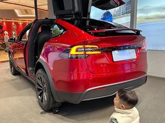 -TESLA 特斯拉(上海太古汇体验店)