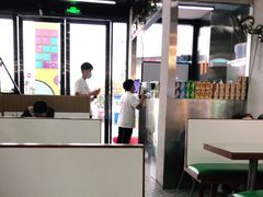 -七爷清汤腩·港式茶餐厅(世博店)
