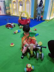 点击看大图 -咔叮卡丁·儿童室内赛车馆