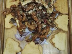 东镇烤三味-老东镇啤酒屋海鲜加工·蒸汽海鲜·海鲜烧烤(台东店)