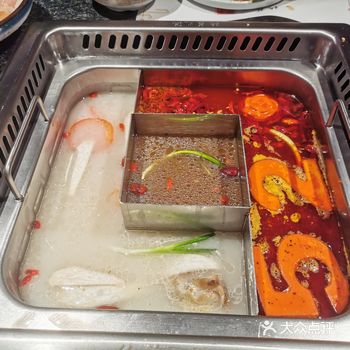 菜品:新鲜 服务:服务真心不错 在用餐过程中