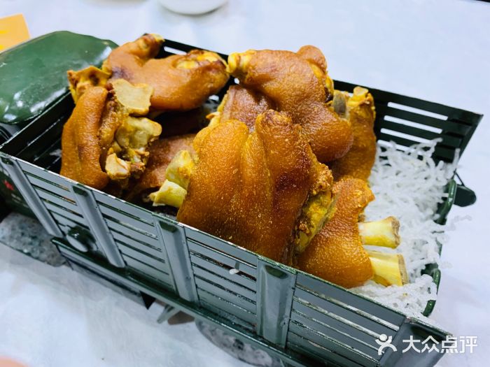 盐烧猪手