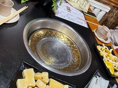 -果松木炭酸菜铜火锅·外婆参鸡汤