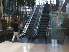 -Apple零售店(华贸购物中心店)