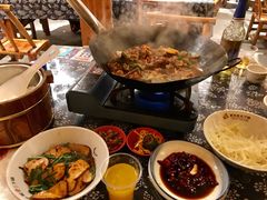 -富正毅三下锅·湘西韵味(天门山索道店)