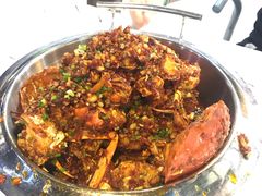 -凤凰路何眼镜香辣蟹(花果园店)