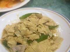 -鹤乡东北菜(崮山路店)