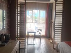 -艺漫酒店(苏州寒山寺狮山路地铁站店)