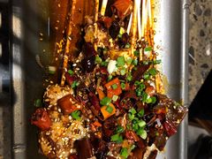 -沪小二炭火蛙锅(淮海中路美食不夜城店)