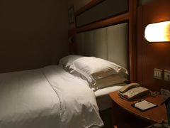 -武汉五月花大酒店(武昌火车站中南路地铁站店)