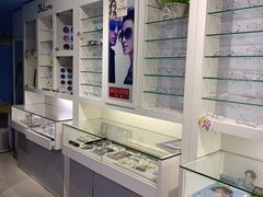 -提一眼镜·蔡司·依视路(小寨店)
