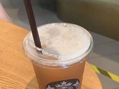 -星巴克臻选(上海中环广场2F店)