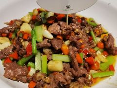 -佬麻雀·新湘菜(东方宝泰店)