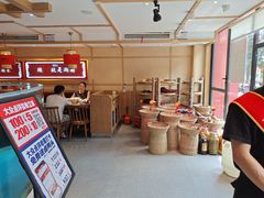 等位区-辣得叫湘菜(四明店)