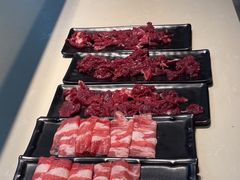 -牛里牛气· 榴莲海鲜鲜牛肉自助火锅·烤肉(横岗店)