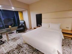 -上海虹桥西郊假日酒店