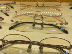 -优医视平价眼镜蔡司依视路折扣工厂店(十里堡店)