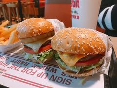 -The Habit Burger Grill 哈比特汉堡(复兴soho店)