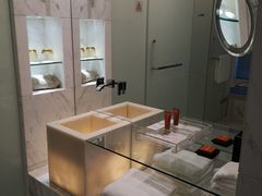 -上海滴水湖皇冠假日酒店