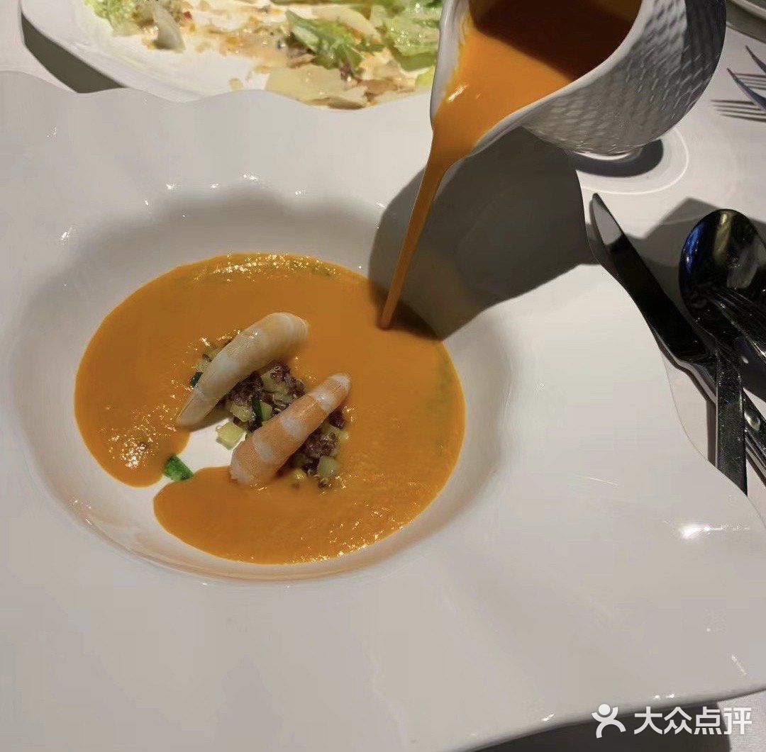 因为价格的原因吧,人不是很多