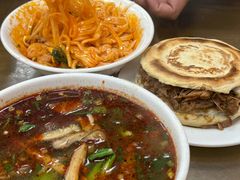 麻辣米线-子午路张记肉夹馍(翠华路店)