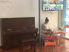 -The ONE 智能钢琴教室音乐恋琴吧·青岛市海玖玖艺术培训学校