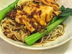 嫩鸡煨面-翡翠拉面小笼包(机场DFS店)