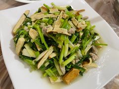 水芹豆干炒肉丝-妈妈的小作坊(陈家镇店)