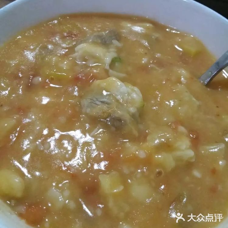 炝锅西红柿拌汤。炝一下锅味道更香。