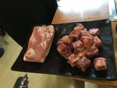 五花肉-肉甲韩国木炭烤肉(新壹街1店)