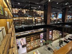 -半山书局(新世纪商城店)