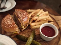 -羽深肉铺 Steak & Wine