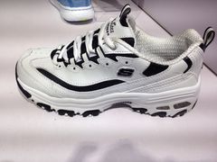 -SKECHERS 斯凯奇(上海国际时尚中心店)