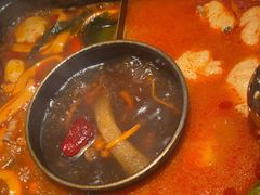 -老牌坊云南鱼豆花火锅(哈西万达店)