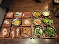 铜米·来吃一碗好米线-银米·云南传统过桥米线(双廊黑金冠店)